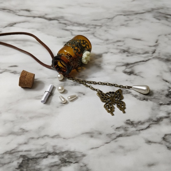 Vintage Style Wishing Bottle Necklace - Picture 7 of 8